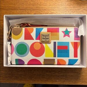 🆕 DOONEY & BOURKE Art Deco Folded Zip Wristlet